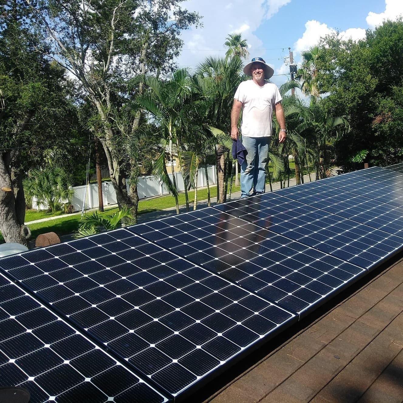 Residential rooftop array with LG solar panels
